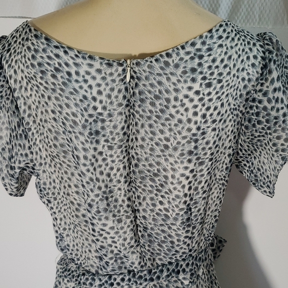 Inez Dress with a ruffled sleeve and tie at waist Elegant Black and White SZ 12 - Picture 5 of 13